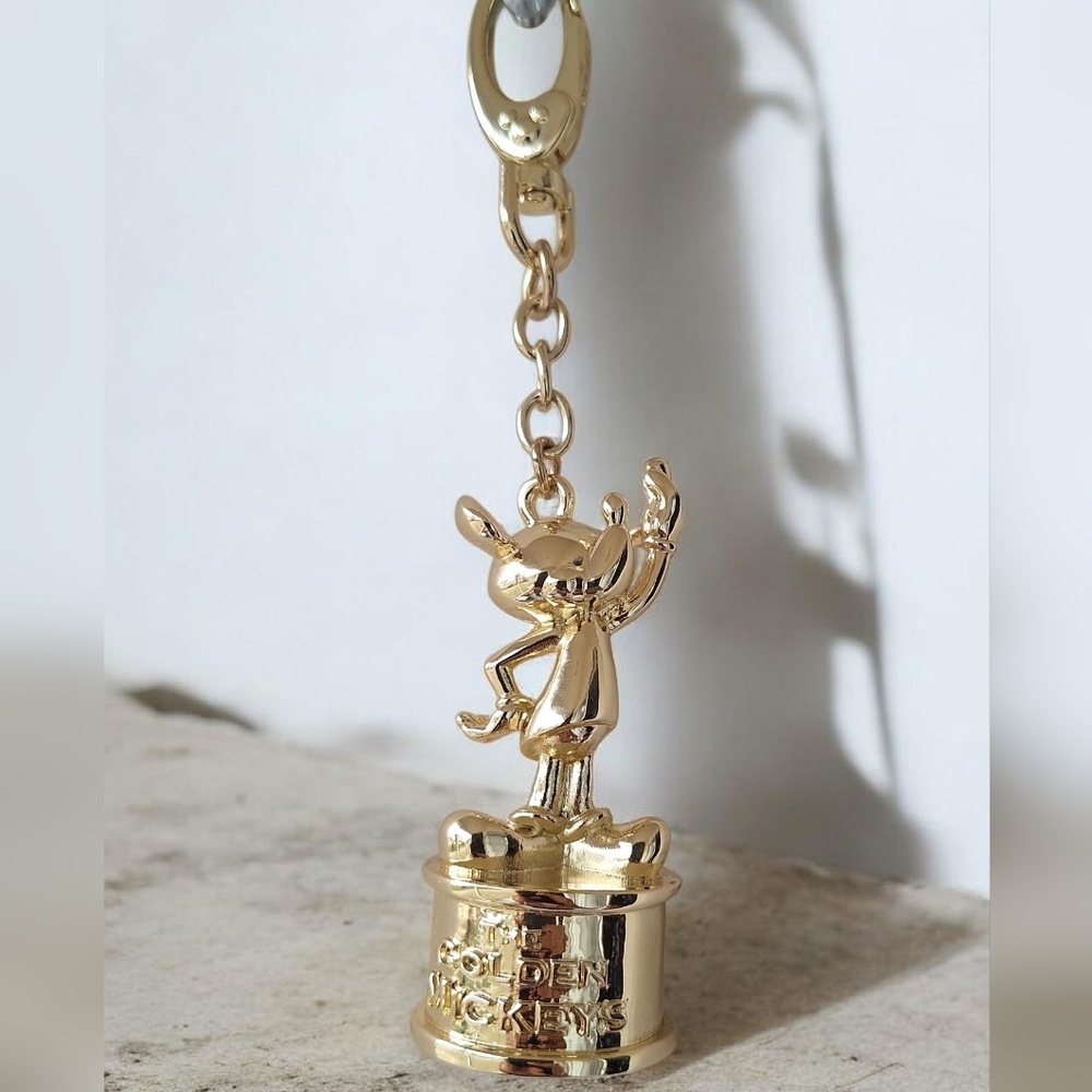 Disney The Golden Mickeys Mickey Mouse Statue Award  Keychain 5.5"